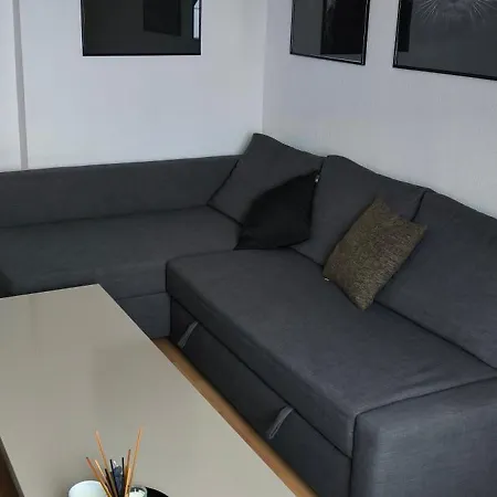 Private In A Shared Cozy Flat Apartment *