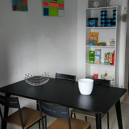 Private In A Shared Cozy Flat Apartment *